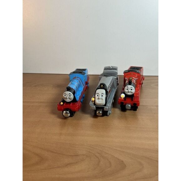 Thomas Trains Take-n-play Talking Light Up Thomas Spencer And James With Tenders - Picture 1 of 9